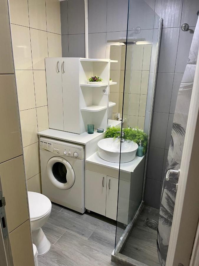 Gallery City Center Apartment Szkopje Kültér fotó